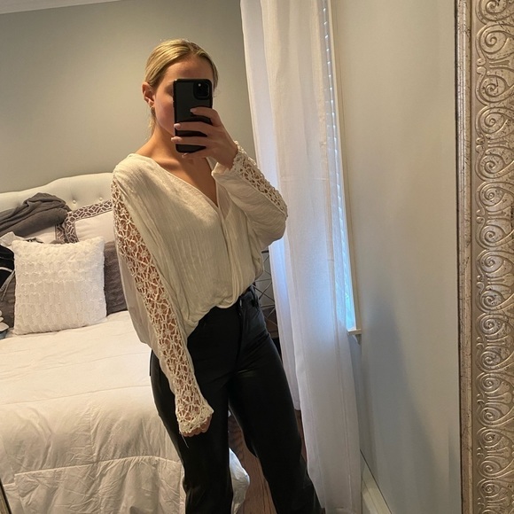 Free People The Runaway Top Lace Sleeves Ivory Size Small - Picture 3 of 3